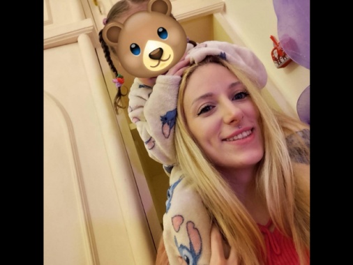 Italiana condannata a 6 mesi in Egitto, 'ho paura, aiutateci'