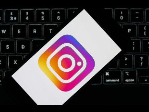 Ue, 'sistemi di controllo per l'età di Facebook e Instagram inefficaci'