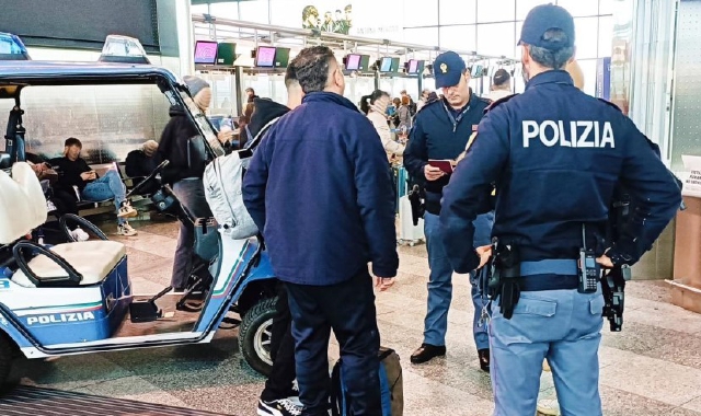 Era ricercato per tentato omicidio l'uomo della Porsche rubata