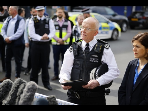Attacco a Londra, 'aggressore ha precedenti di violenza e problemi mentali'