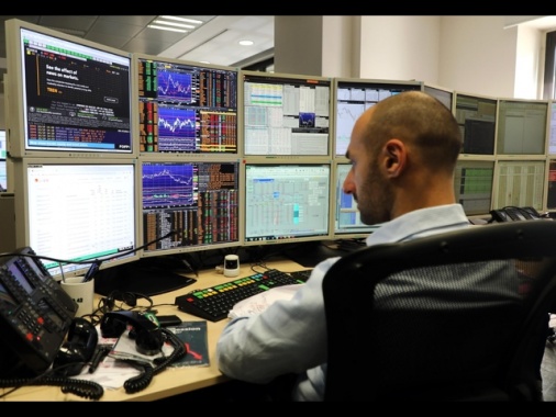 Lo spread tra Btp e Bund chiude in rialzo a 84,8 punti base