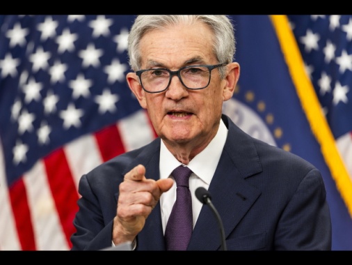 Trump attacca ancora Powell, 'nessuno lo vuole alla Fed'