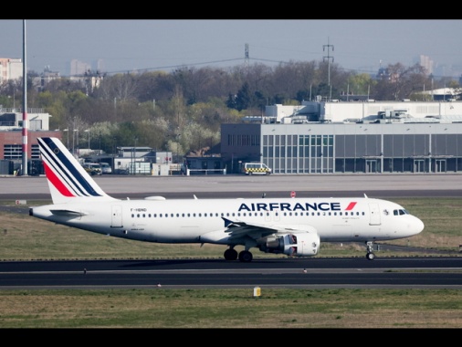 Air France, nel 2026 aumento di 2,4 miliardi della spesa in carburante