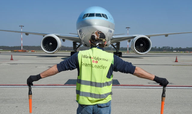 Malpensa vola basso. Colpa della guerra
