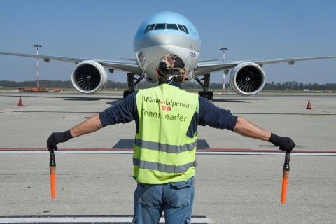 Malpensa vola basso. Colpa della guerra