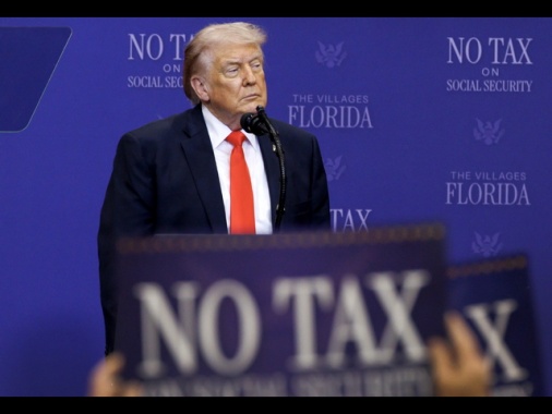 Trump, 'c'è la possibilità che riprendano gli attacchi all'Iran'