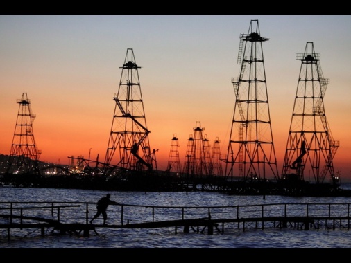 Opec+ aumenta la produzione di 188mila barili al giorno