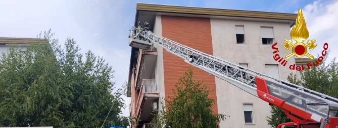 Incendio a Cassano Magnago, evacuata palazzina