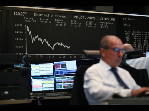 Borsa: in Europa listini in rosso, Parigi -1,7%