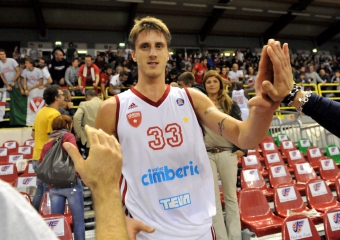 Polonara saluta il basket