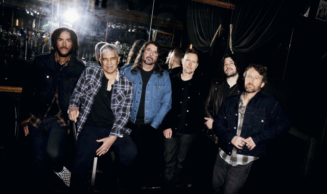 I Foo Fighters: Dave Grohl, Nate Mendel, Pat Smear, Chris Shiflett, Rami Jaffee e Ilan Rubin