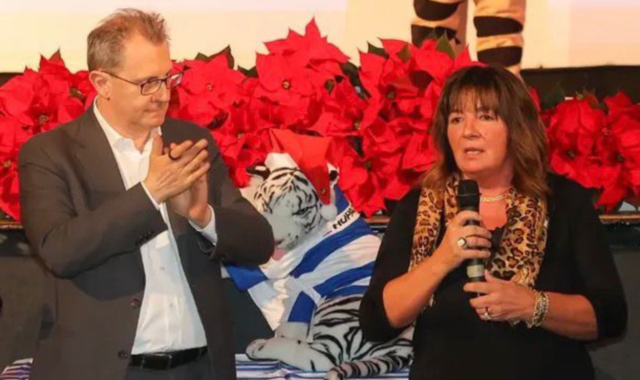 Il sindaco di Busto Arsizio, Emanuele Antonelli, con Patrizia Testa. Sotto, la presidente della Pro Patria con il socio di minoranza Luca Bassi, protagonisti di un incontro a Palazzo Gilardoni