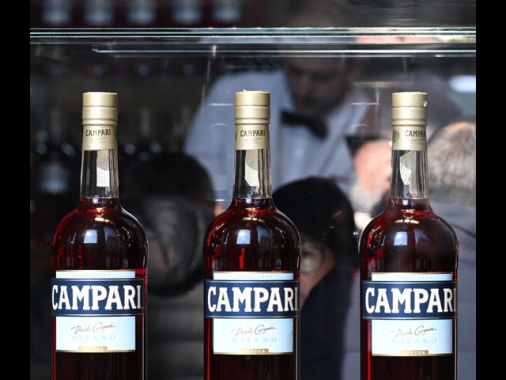 Campari crolla in Borsa, chiude in calo del 14% dopo i conti