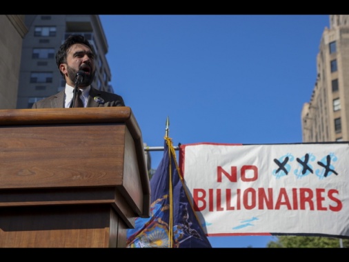 I leader di New York varano la tassa sui pied-a-terre milionari