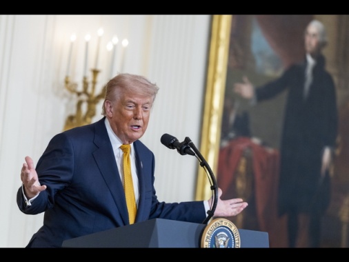 Trump, attacchi a Iran solo un 'colpetto', tregua resta in vigore