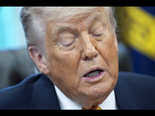 Trump, colpiremo Iran più forte se non firma accordo in fretta