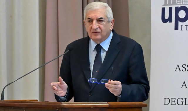 Il ministro Tommaso Foti alle Ville Ponti (foto Angelo Puricelli)