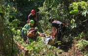 Cade in bici nel dirupo e muore