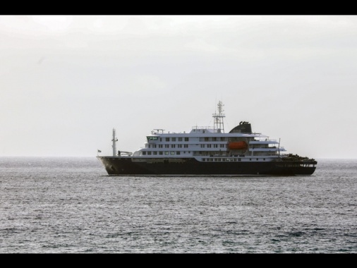 Allarme hantavirus, la nave Hondius vicina alle coste di Tenerife