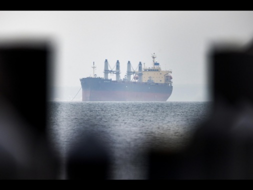 Agenzia marittima Gb, 'nave colpita da un proiettile al largo di Doha'