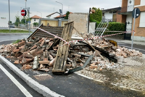 Auto distrugge la cappella della Madonna del Rosario