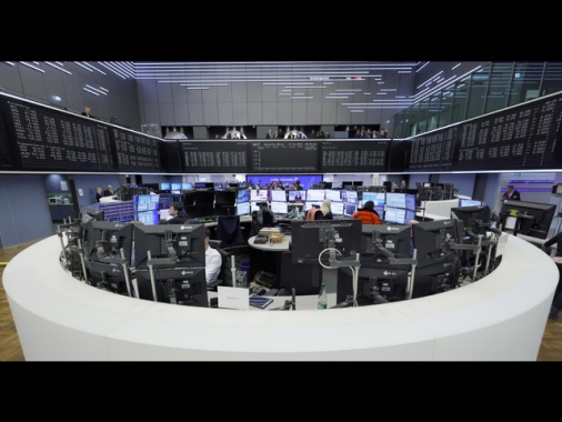 Borsa: Milano chiude in rialzo, Ftse Mib +0,7%