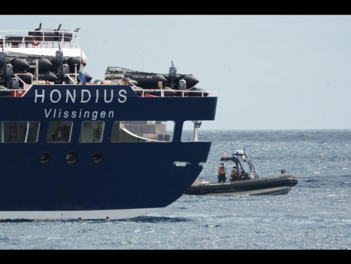 Evacuazione conclusa, la nave Hondius salpata per i Paesi Bassi