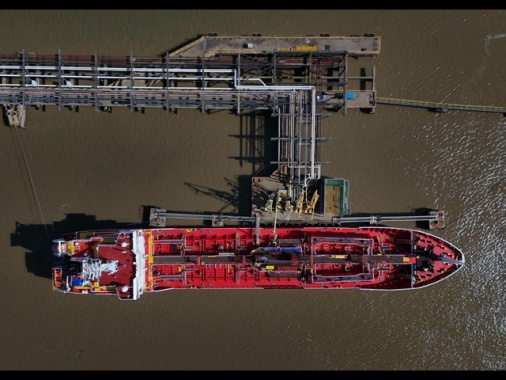 Il petrolio sale a New York, anche il Wti sopra i 100 dollari