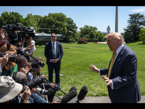 Trum attacca i media, 'chi dice che l'Iran sta vincendo è un traditore'