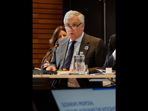 Tajani, 'non chiediamo una nuova operazione nel Golfo, impegno solo dopo la pace'