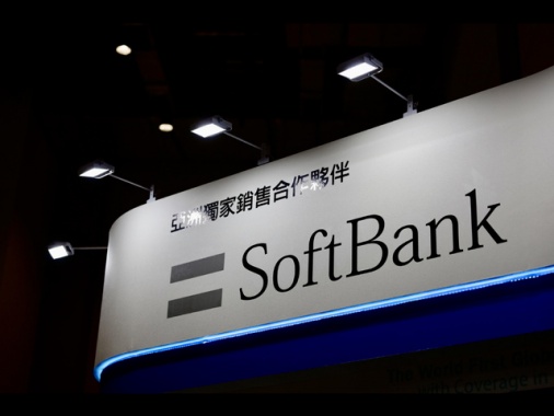 Utile annuale record da 27 miliardi per SoftBank, spinto da Openai