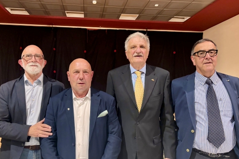 Dal web al mercato per dire: «Votatemi»