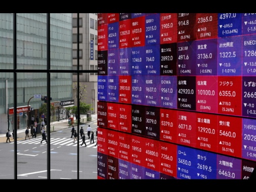 Borsa: Asia contrastata, listini freddi su colloqui Trump-Xi
