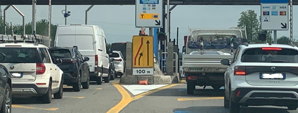 A8, altra mattinata da incubo: code infinite per i lavori tra Cavaria e Gallarate