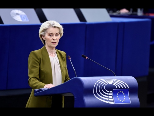 Von der Leyen, 'Mosca con gli attacchi all'Ucraina deride gli sforzi diplomatici