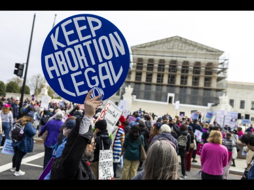 La Corte Suprema Usa proroga l'accesso alla pillola abortiva