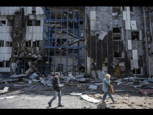 Sale a 21 il bilancio dei morti a Kiev nei raid russi