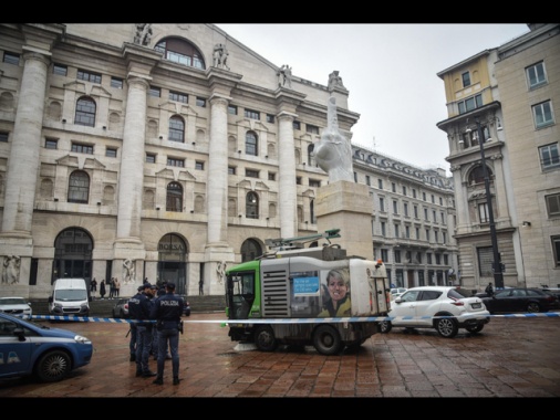 Borsa: Milano peggiora (-1,7%), effetto inflazione, pesa Ferragamo