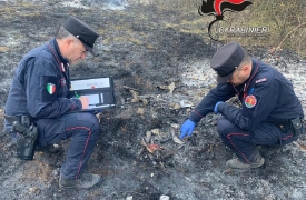 Brucia plastica in un bidone: denunciato