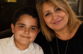 Il bambino ucciso, l’addio alla mamma: «Ricordiamoli con una via»