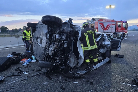 Schianto in autostrada: cinque feriti