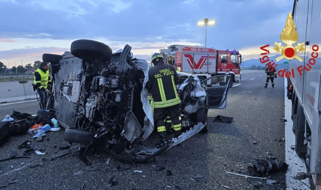Schianto in autostrada: cinque feriti