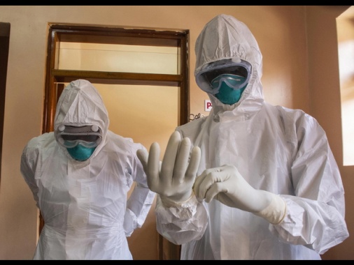 L'OMS dichiara l'emergenza sanitaria internazionale per un raro ceppo di Ebola