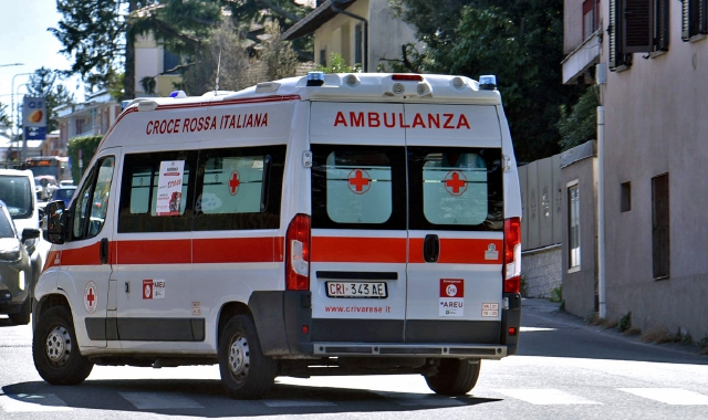 Vano l’intervento del 118 con ambulanza  (foto archivio)