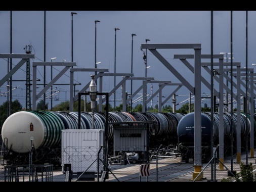 Prezzo del petrolio in rialzo, Wti scambiato a 107,49 dollari