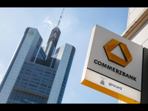 Commerz respinge offerta Unicredit, 'piano con rischi considerevoli'