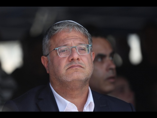 Attivisti Flotilla bendati e in ginocchio, Ben Gvir li deride