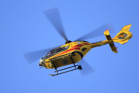 Tragico scontro mentre va in bici: morta 64enne