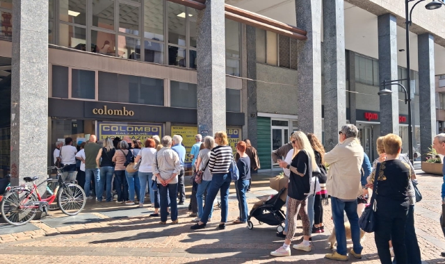 Colombo svende, tutti in coda