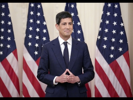 Kevin Warsh ha giurato, è il nuovo presidente della Federal Reserve